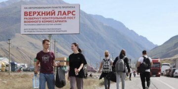 Штурм Верхнего Ларса-2026: более 20 тысяч россиян за сутки экстренно рванули в Грузию. ВИДЕО