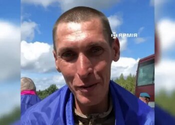 Девять лет ада в неволе: освобожденный боец АТО заплакал при пересечении украинской границы. ВИДЕО