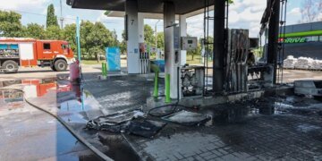 Россияне нанесли удар с помощью дрона по АЗС в Харькове
