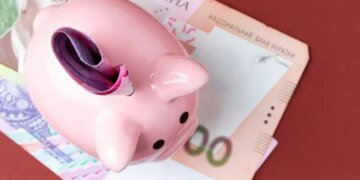 За детей и внуков можно получать доплату к пенсии: кому будут выплачивать