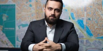 Зеленський звільнив голову Оболонської РДА Фесика – його призначили заступником міністра