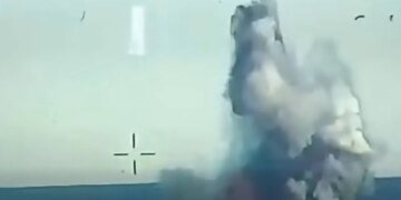 Румынские ВВС показали, как взорвали дрон в Черном море. ВИДЕО