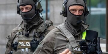Оружие под Берлином и взрывчатка на почте: уроженцы Херсонщины пошли на службу к российским спецслужбам