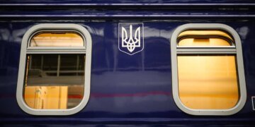 Через атаки рф досі є затримки поїздів, наслідки будуть ще щонайменше добу – Укрзалізниця