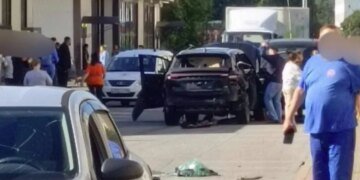 Подорвала автомобиль офицера ВКС РФ в Санкт-Петербурге девушка, схватить ее ФСБ не смогла