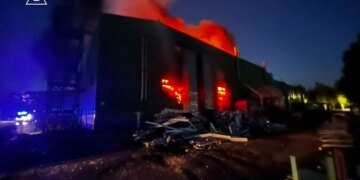 Россия дважды атаковала Николаевскую область: повреждены дома, супермаркет и объекты энергетики. ФОТО