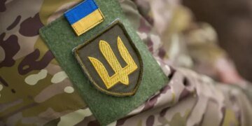 У Києві чоловіка понад 8 годин тримали в кайданках у ТЦК, били і катували – Лубінець