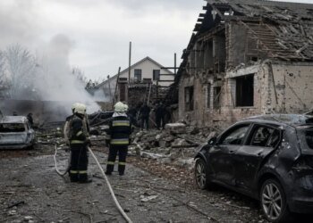 Число погибших в результате удара по складу под Киевом возросло