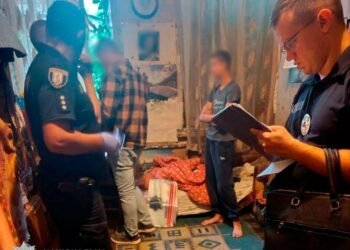 Жорстокі напади у центрі Києва: двоє підлітків побили жінок ножем і кастетом