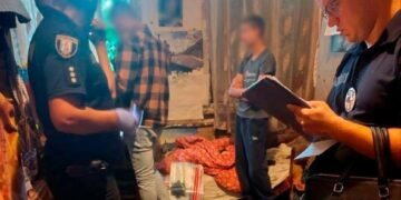 Жорстокі напади у центрі Києва: двоє підлітків побили жінок ножем і кастетом