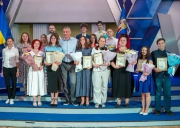 Талант, знання та волонтерство: у Києві нагородили найактивнішу молодь