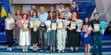 Талант, знання та волонтерство: у Києві нагородили найактивнішу молодь