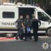 Грабіж серед дня: у Білій Церкві чоловік зірвав із жінки золотий ланцюжок