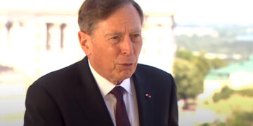 Экс-директор ЦРУ объяснил, почему Крым превращается для Путина в камень на шее