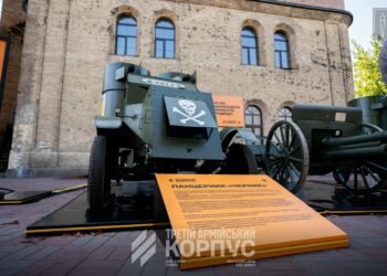 Броньовики з історією повернулися до Києва: де їх можна побачити