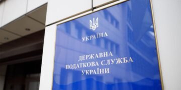 Податкова аналізуватиме поїздки українців за кордон: кому варто бути уважнішими