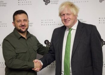 Джонсон разнес миф Кремля о своей поездке в Киев: “Полная, абсолютная чушь собачья”