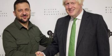 Джонсон разнес миф Кремля о своей поездке в Киев: “Полная, абсолютная чушь собачья”