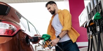 Ціни на АЗС після вихідних: скільки коштують бензин, дизель та газ 24 серпня