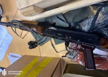 Таємний арсенал і мільйонна схема: на Київщині затримали командира військової частини