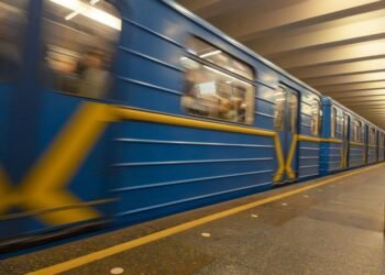 Метро Києва змінило роботу просто під час тривоги: які станції доступні зараз