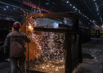 Валютний колапс: слідом за рудою на 70% впав експорт феросплавів