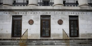 США ударили санкціями по “тіньовій банківській системі” Ірану