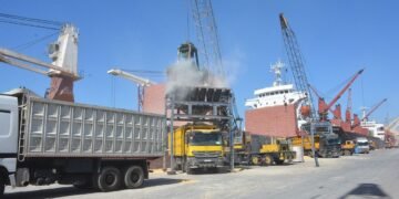 У Кабміні прогнозують різкий стрибок цін через блокування портів Одещини