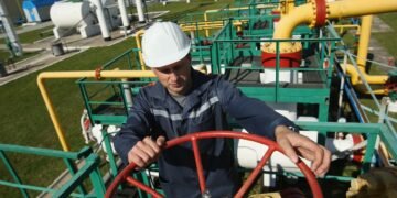Частковий експорт може повернути інтерес до інвестицій у газовидобуток, – експерт