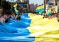 Прапор, який підіймали таємно, а тепер бачить увесь Київ: маловідомі факти про синьо-жовтий стяг
