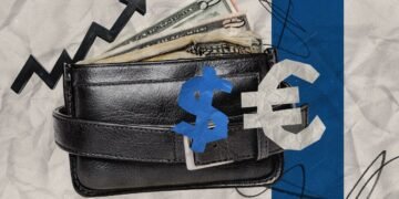 Долар та євро додали в ціні: курс НБУ на 31 серпня та як пальне вплине на валюту
