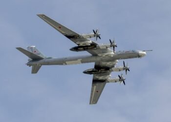 СБУ поразила в Энгельсе ракетоноситель ТУ-95МС, который бил по Украине, – Зеленский