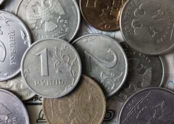 У сусідніх з РФ країнах різко подорожчало внесення рублів на рахунки