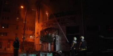 В ГСЧС показали первые фото последствий ночной атаки окупантов на Киев