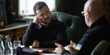 Ремонти після атак і підготовка до зими: Шмигаль доповів Зеленському про стан енергетики
