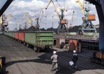 Обстріли портів б’ють по “Укрзалізниці”: експорт руди може впасти на 40%