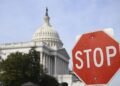 Достаточно ли просто притормозить перед знаком STOP: что требуют ПДД