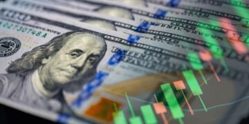 Чи варто скуповувати долари: банкір спрогнозував, чого чекати від курсу наступного тижня