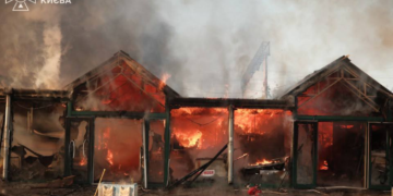 Полум’я горіло до ранку: в Києві загасили масштабні пожежі, – ФОТО