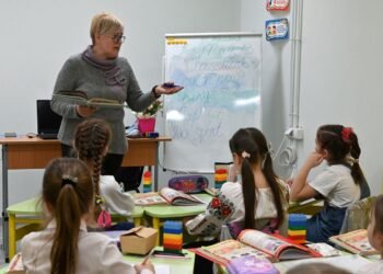 Зарплати вчителів і стипендії зростуть з 1 вересня: скільки доплатять