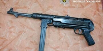 Інтернет-продаж закінчився криміналом: у Києві судитимуть чоловіка за збут зброї