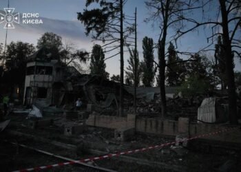 Удар, пожежі та завали: нічна атака на Київ забрала життя