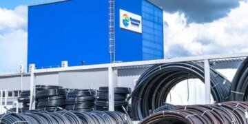 Завод в Киевской области, переживший разрушения в 2022 году, вновь остановился: что произошло