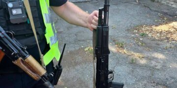 У Києві військового затримали через погрози автоматом перехожому – поліція