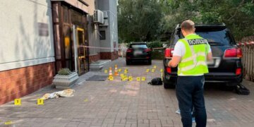 В Киеве средь бела дня расстреляли директора клиники в упор – более 20 выстрелов. ФОТО