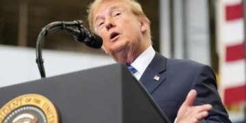 На сайті Білого дому з’явились відеоігри, де Трамп “ловить” мігрантів