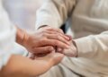 Комиссия должна была прийти оформить уход за 90-летней мамой, а сына в тот же день загребли в армию