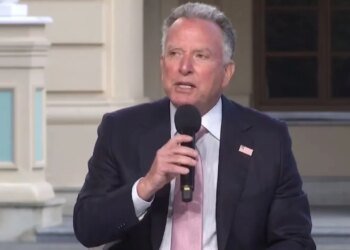 Спецпосланник Трампа Уиткофф анонсировал скорое объявление трехсторонней встречи Украины, США и РФ