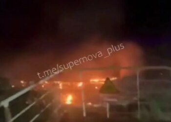 Морские дроны устроили адский прилет в порту Сочи: порт в огне, набережная горит. ВИДЕО