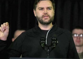 Джей Ди Вэнс рвется к власти, на съезде Республиканской партии его встретили скандированием «48»